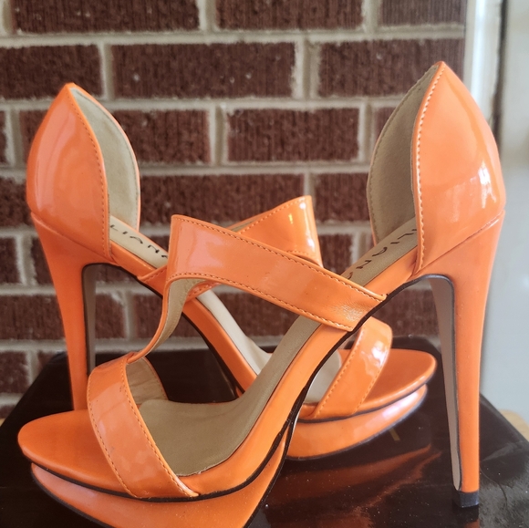 Can no longer wear high heels due to fracture and heal of foot - Picture 4 of 14